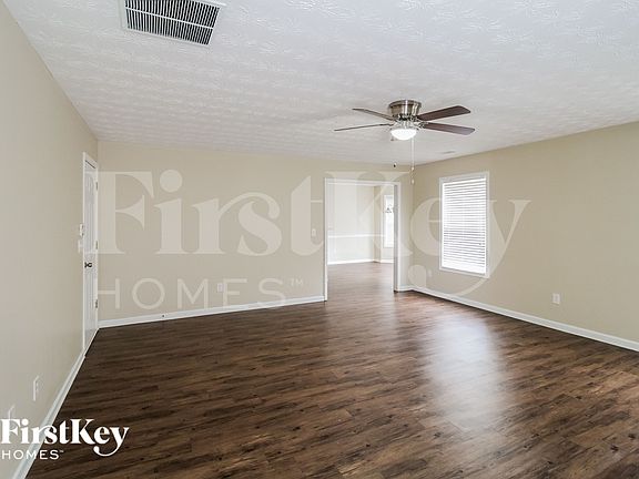 3rd image of 2506 Daisy Ln