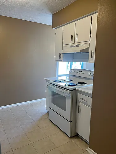 2025 NW Hickory Ln #8 Photo 1 2025 NW Hickory Ln #8 Photo 1