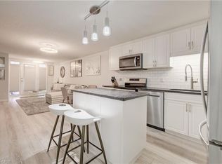 1989 Ottawa St S #27A, Kitchener, ON N2E 0G7