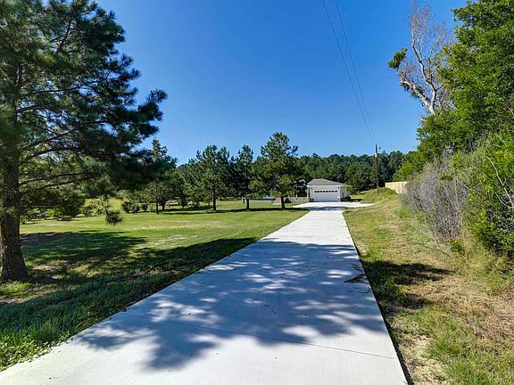 3rd image of 235 Peachtree Ext
