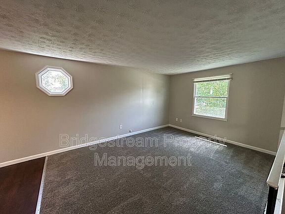 4th image of 323 Westerly Hills Dr
