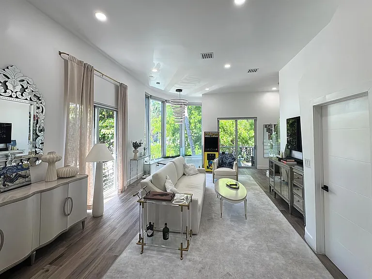 361 Jefferson Ave — Photo 7