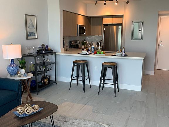 2nd image of 619 E Sheridan St #1011