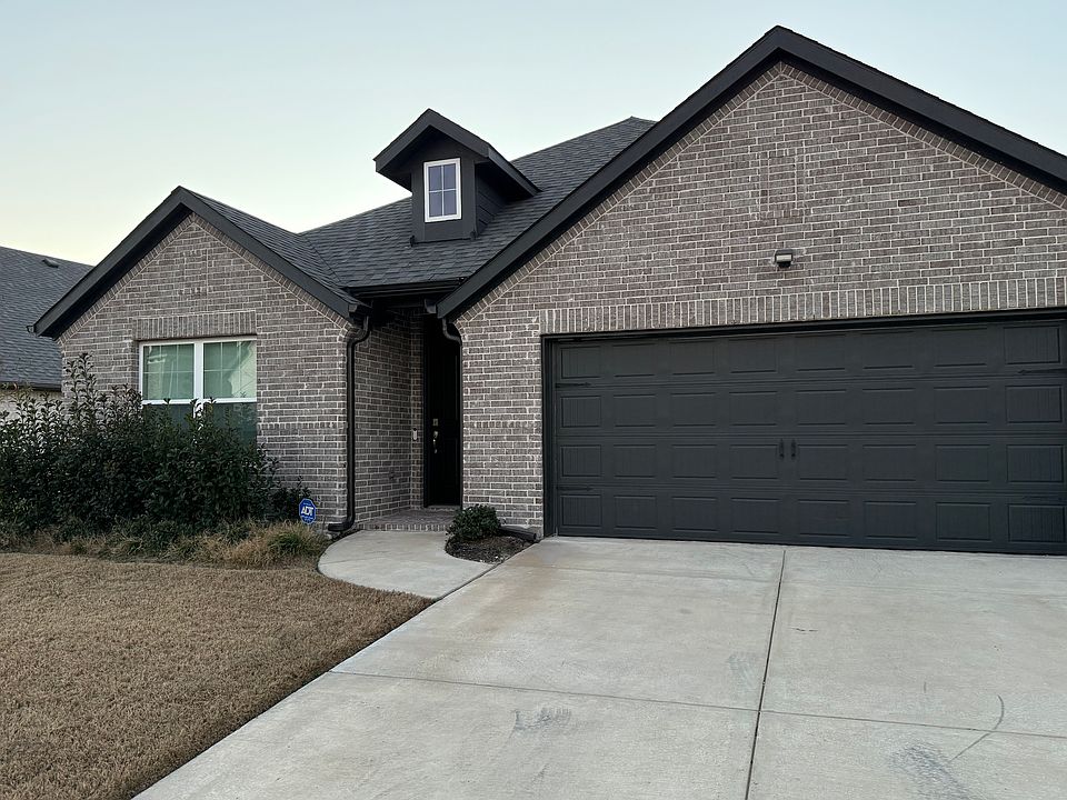 1st image of 321 Portina Dr
