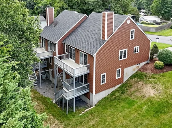 21-21A Cliff Dr #14A, Taunton, MA 02780