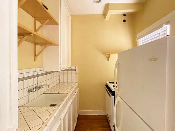5th image of 1221 E 6th St #2