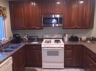 11 Narragansett Ave, Newport, RI 02840