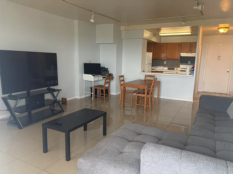 285 Aycrigg Ave #22D — Photo 3