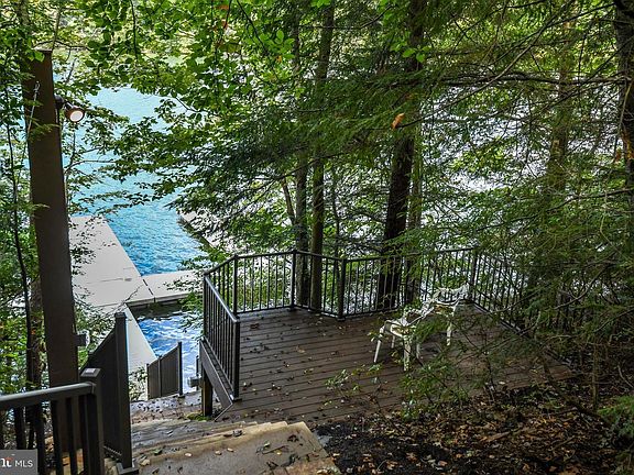 4th image of 1131 Lake Shore Dr
