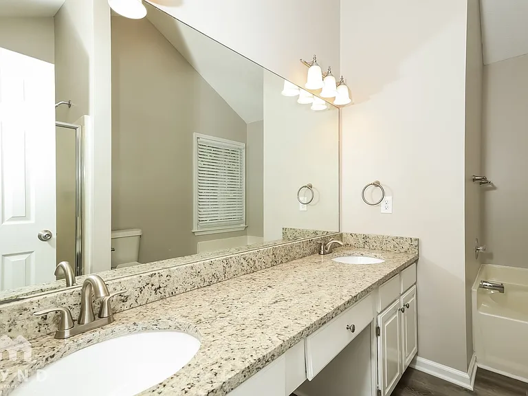 1359 Lakeview Pkwy — Photo 11