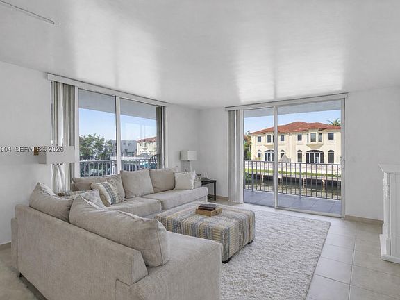 3rd image of 4000 NE 170th St APT 200