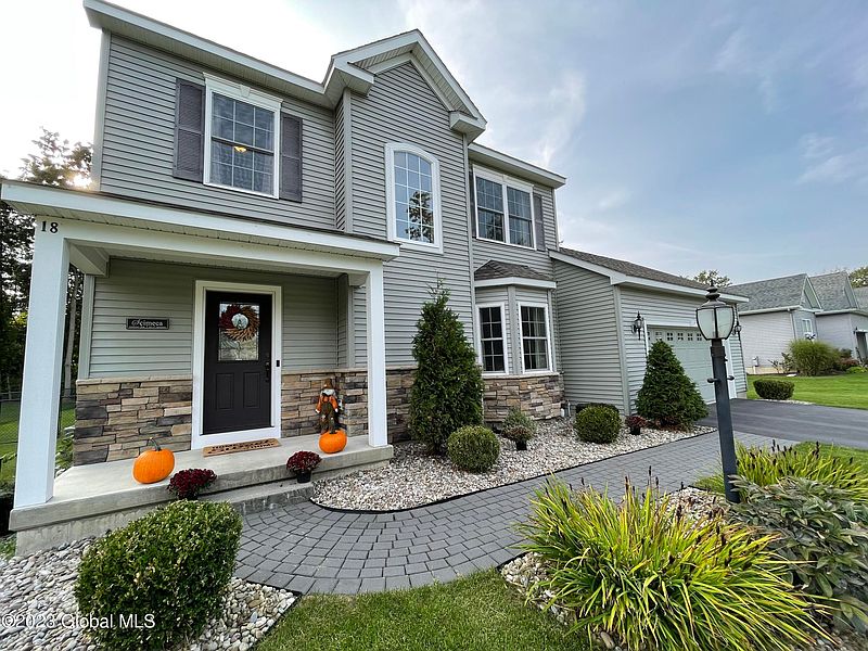 3rd image of 18 Tamarac Drive