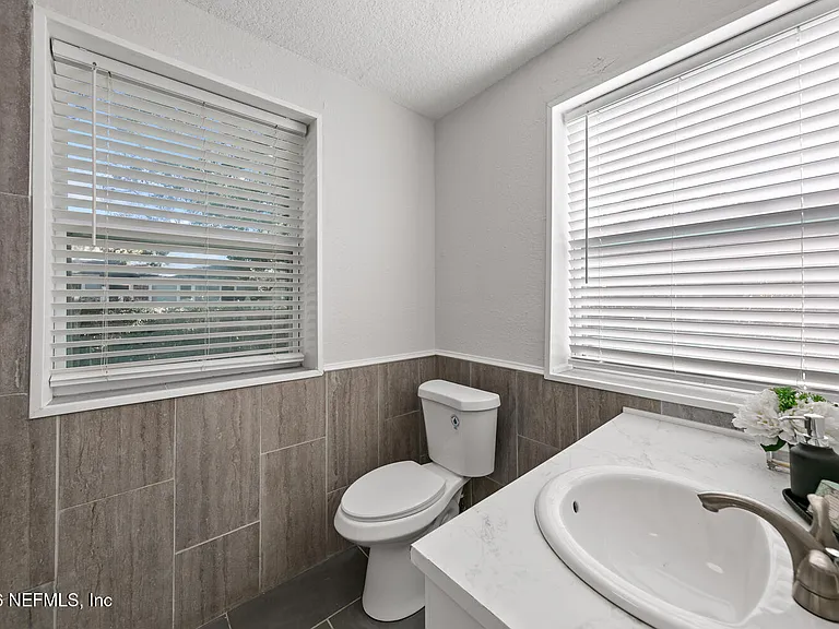 715 Ralph St — Photo 12