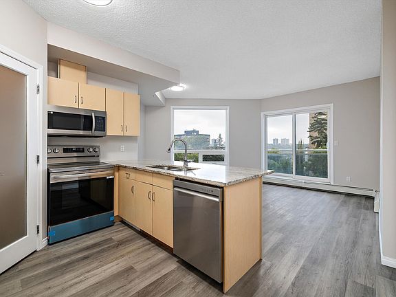 5th image of 10504 99th Ave NW #503