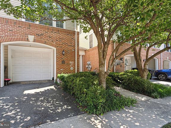 3rd image of 7129 Mason Grove Ct #12