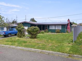 1060 Garfield Ave, Coos Bay, OR 97420