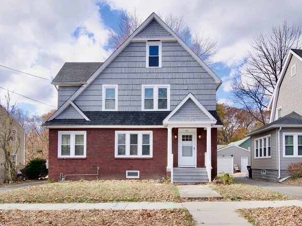 42 Fenwick St, Springfield, MA 01109