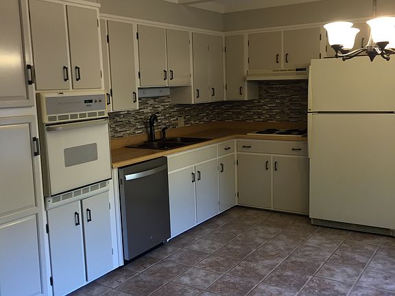 3rd image of 1106 Wilton Ave