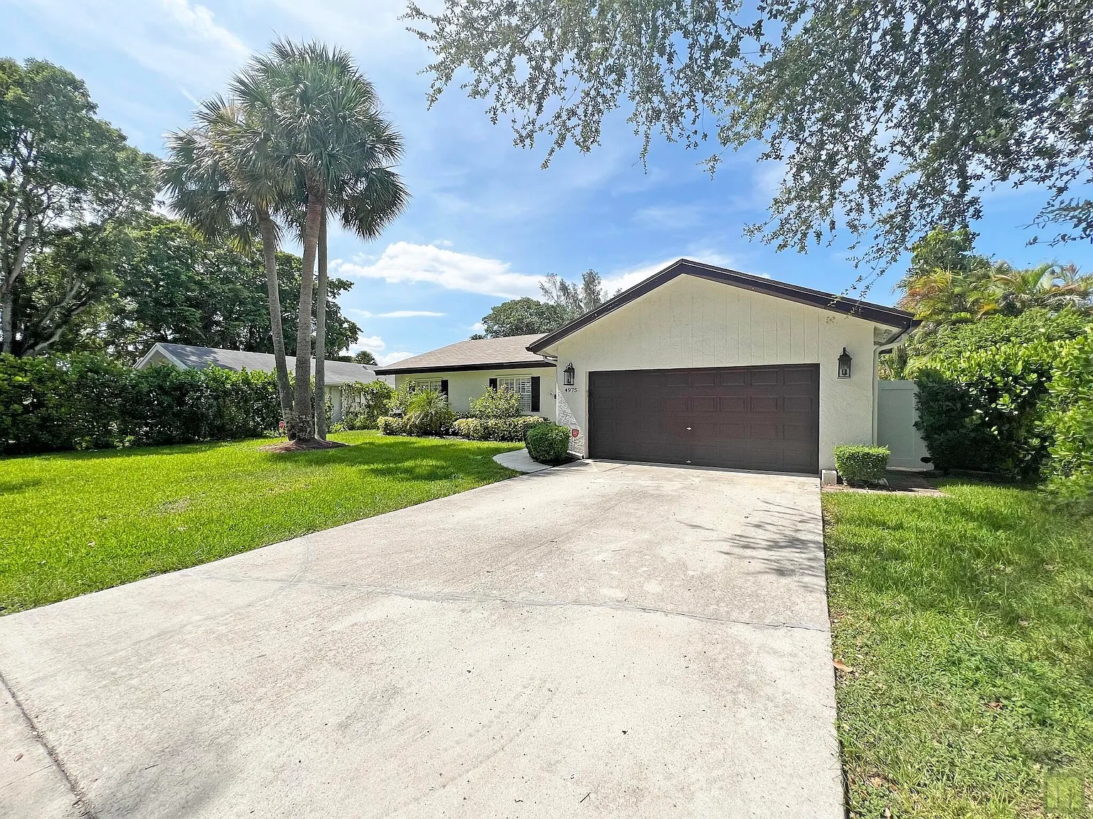 3 bed, 2.0 bath, 1585 sqft, $4,250 — Photo 2