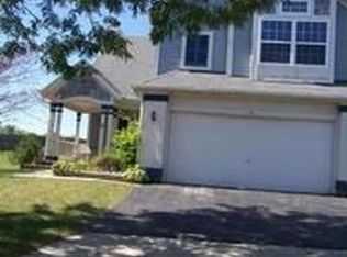 11 Coventry Ct, South Elgin, IL 60177