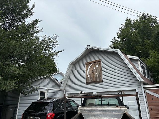 2nd image of 265 Center St
