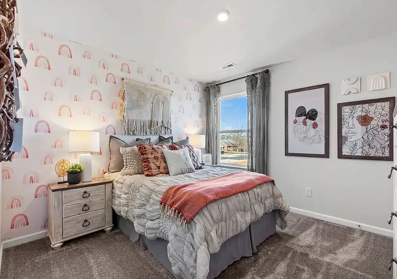 Room in 4 Bedroom Home in Monroe — Photo 3