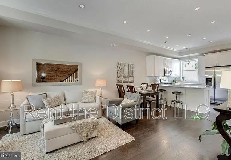 15 Q St NW #A — Photo 4