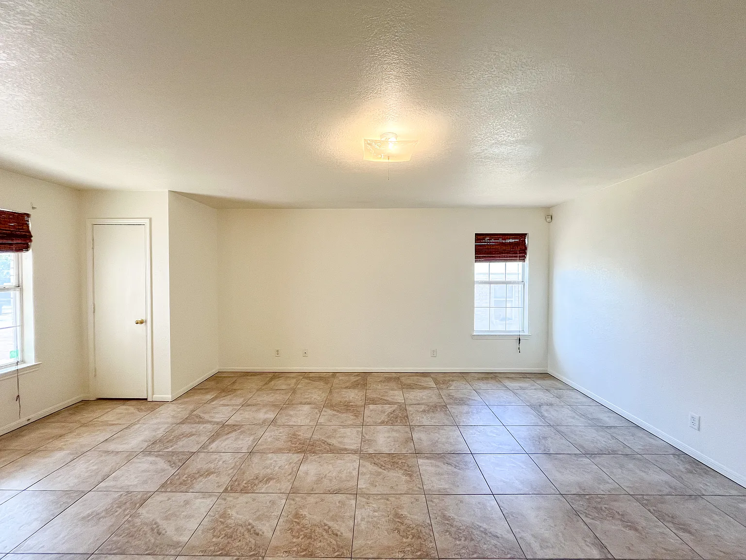 3 bed, 1300 sqft, $1,095 — Photo 2