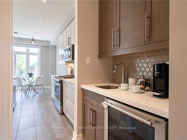 19 Secinaro Ave — Photo 11