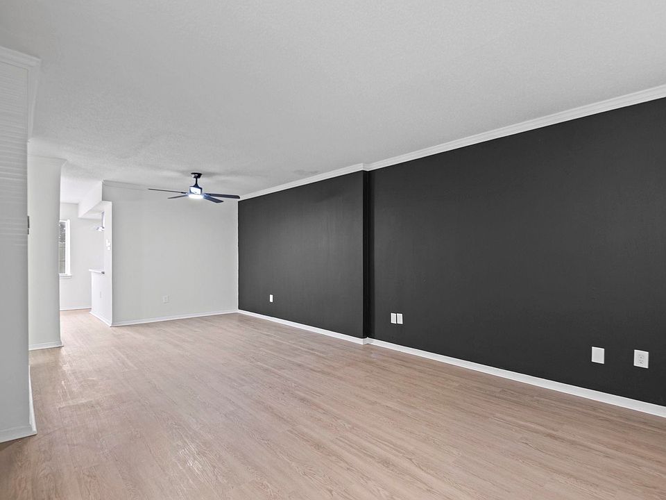 1st image of 508 Peabody Sq #508