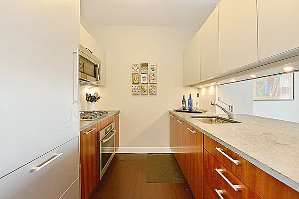 Sold by Nest Seekers International | media 6