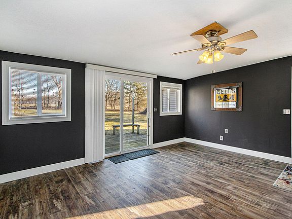 3rd image of 2694 W D Ave