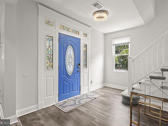 4th image of 3205 Gibbons Ave