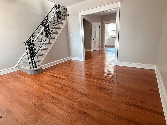 2nd image of 4718 Sheffield Ave