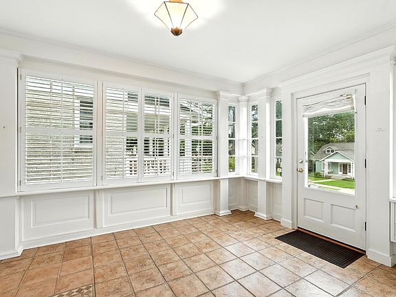 5th image of 1808 Beechwood Ave