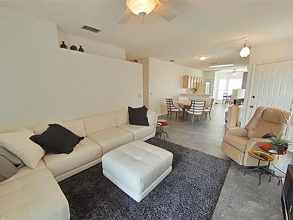 3rd image of 4428 Fox Hollow Cir