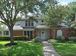 12431 Piping Rock Dr, Houston, TX 77077