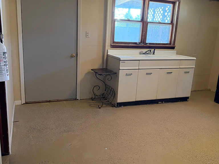 720 Harrison Ave — Photo 14