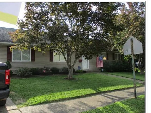 2305 Capital Dr, Parkersburg, WV 26101