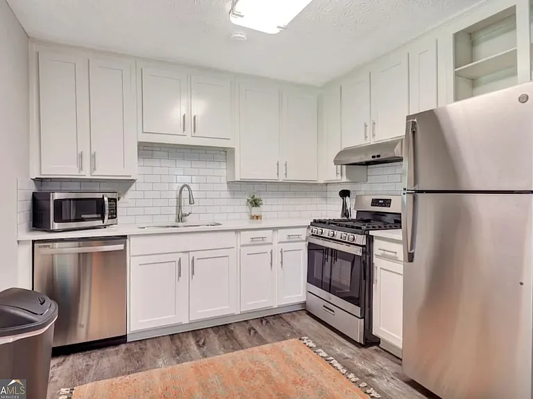 160 Booth Rd SW #A — Photo 23