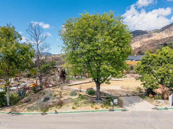 411 Alta Pine Dr, Altadena, CA 91001