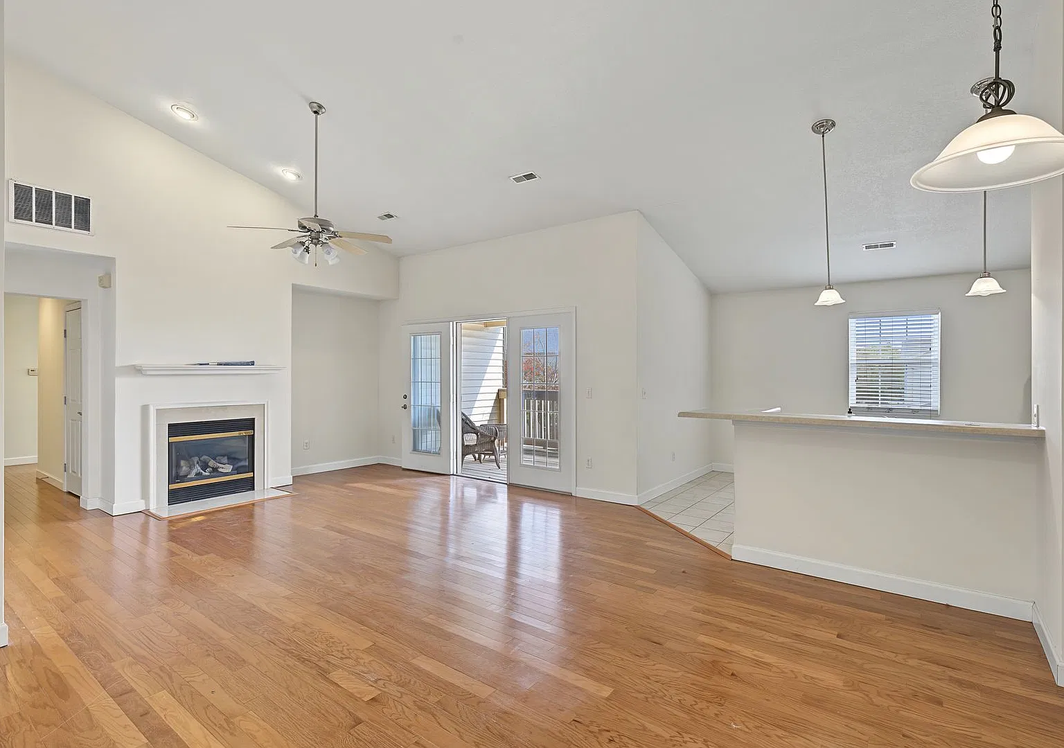 Beautiful 2nd-Floor Condo with Vaulted Ceilings, Private Balcony & Attached Garage — Photo 1