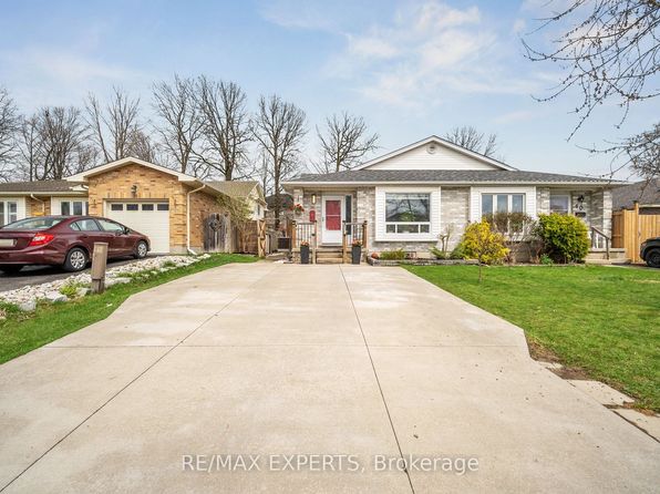 38 Folkstone Ct, London, ON N5V 4Y3