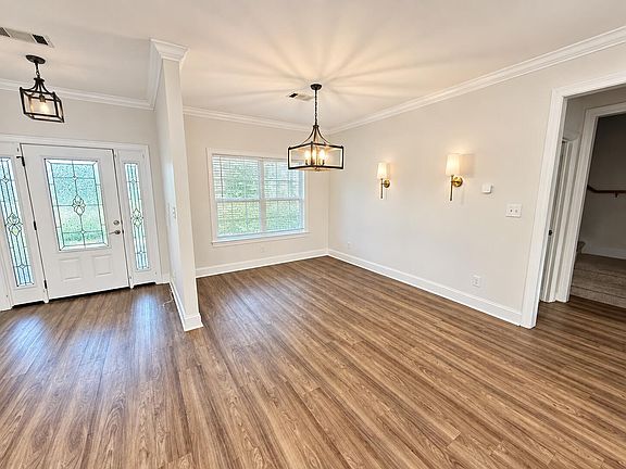 5th image of 324 Sagefield Dr