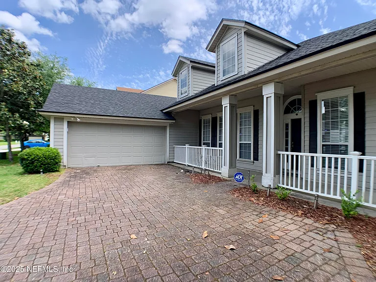 1213 Harbour Town Dr — Photo 5