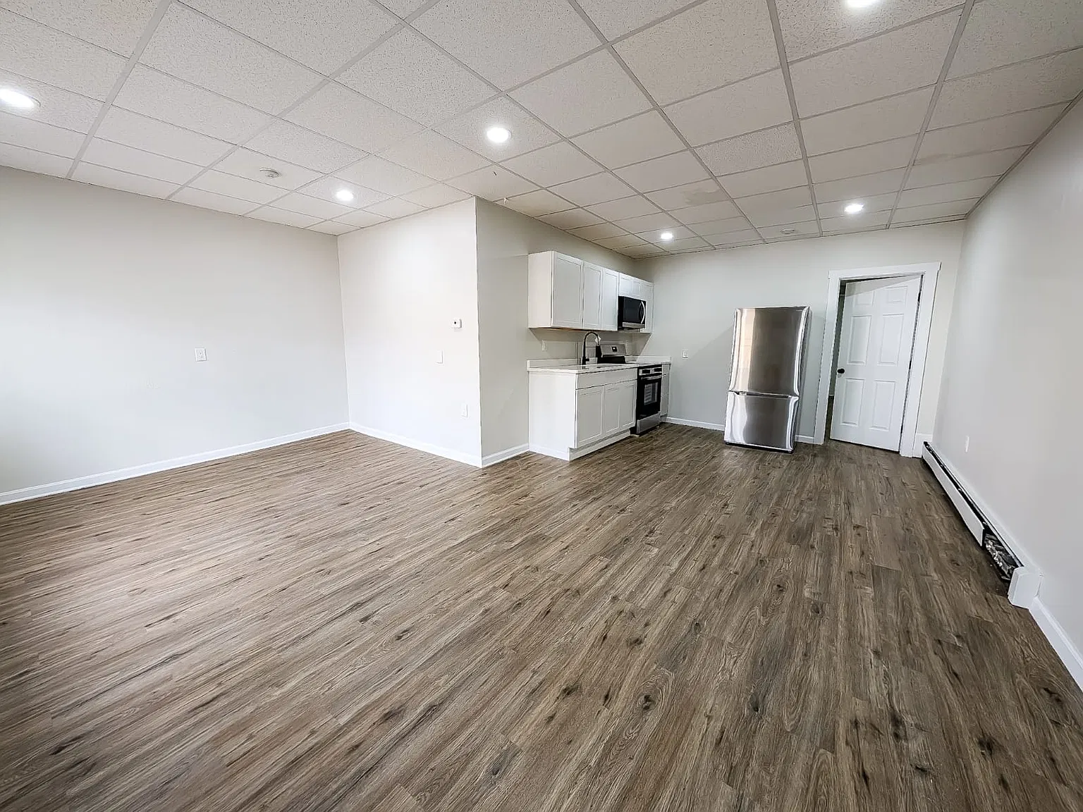 1 bed, 1200 sqft, $1,600 — Photo 2
