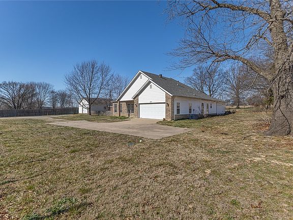 3rd image of 12842 Ruby Rd