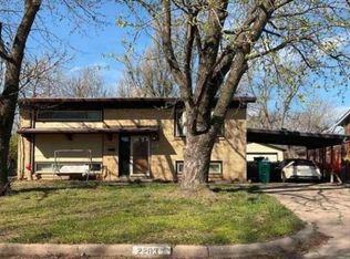 2203 S Bennett St, Wichita, KS 67213