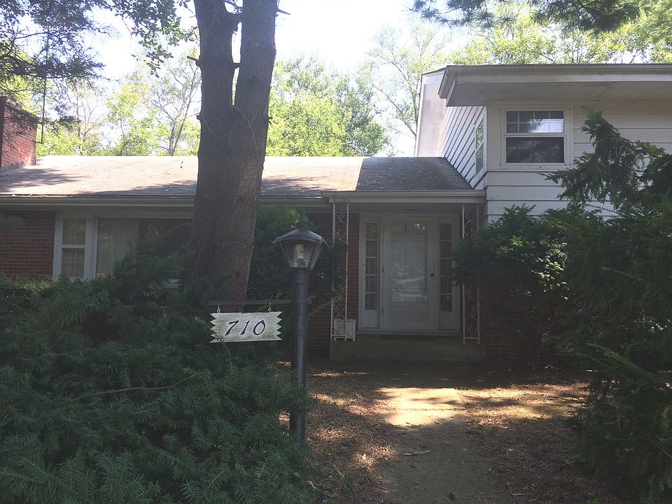 1st image of 22W710 W Tamarack Dr