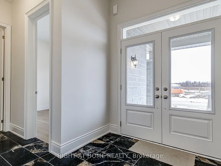51 Lorrain Hand Cres — Photo 3